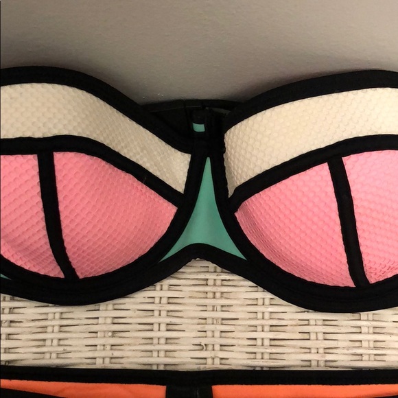 Triangl Bikini - Picture 2 of 5